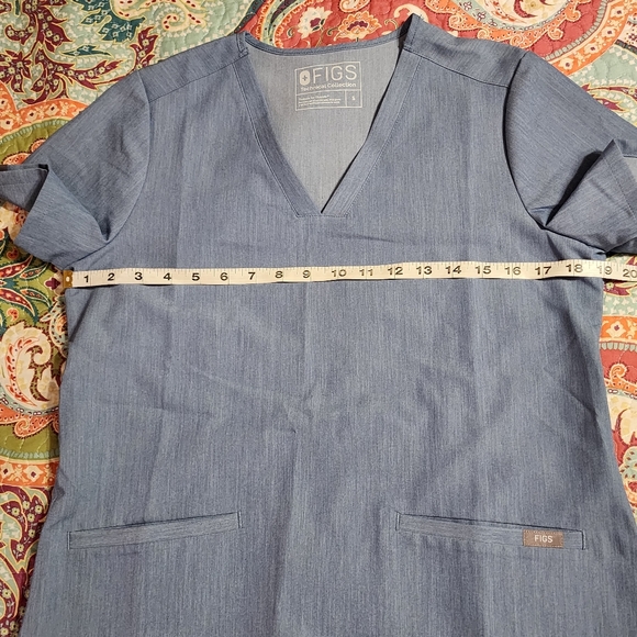 FIGS Scrub Top Casma Scrub Top - Picture 3 of 6